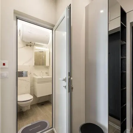 Sweet Tiny Center Space * 瓦爾納