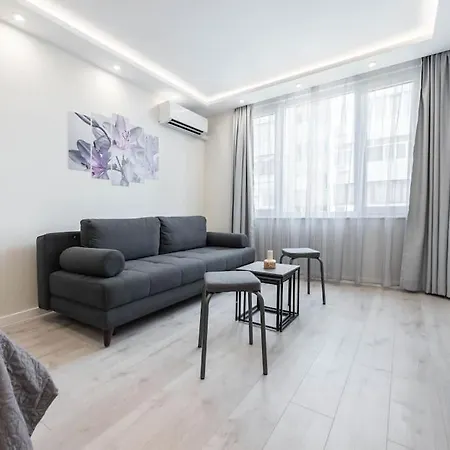 Sweet Tiny Center Space