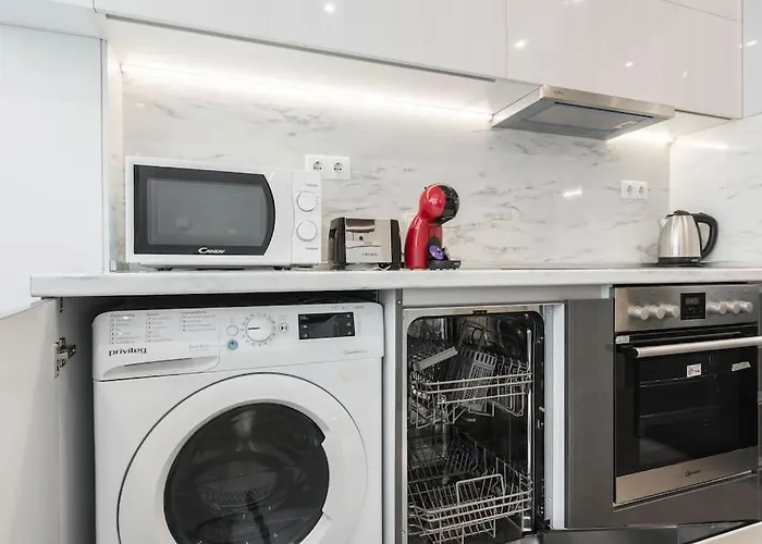 Apartment Sweet Tiny Center Space