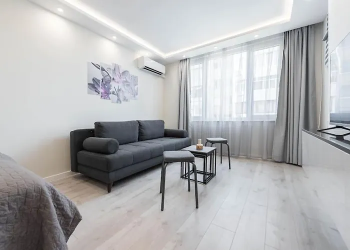 Sweet Tiny Center Space